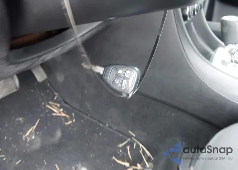 2013 Chrysler 200 Touring z USA, uszkodzony, nr VIN 1C3CCBBG2DN744609